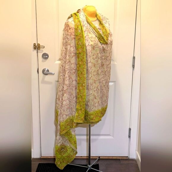 3/$30 EUC Stunning Massive 45"x90" Embroidered Sequined Fairycore Dupatta Scarf - Picture 4 of 10